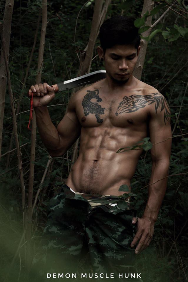 ถอดโชว์เรือนร่าง 2202