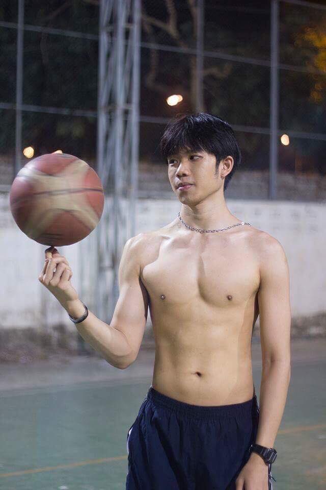ถอดโชว์เรือนร่าง 2202
