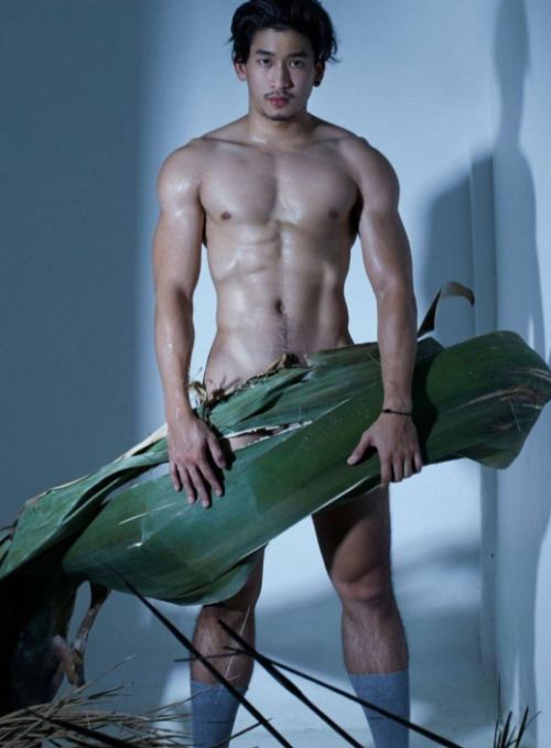 ถอดโชว์เรือนร่าง 2224
