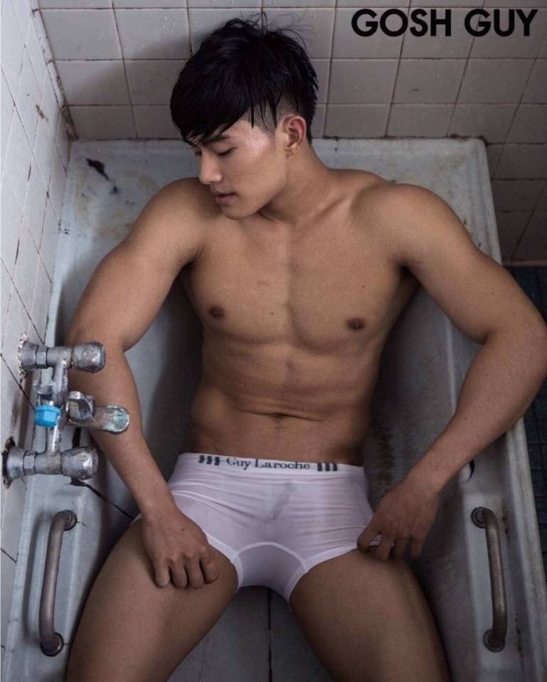 ถอดโชว์เรือนร่าง 2224