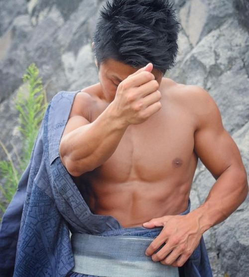 ถอดโชว์เรือนร่าง 2227