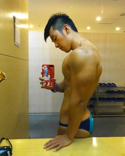 ถอดโชว์เรือนร่าง 2234