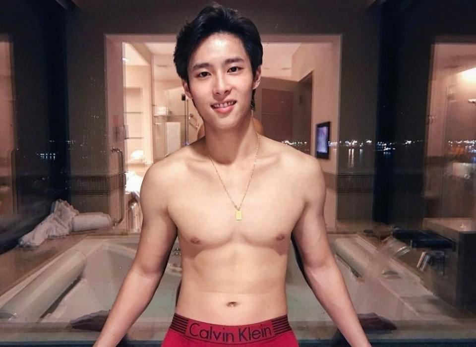 ถอดโชว์เรือนร่าง 2234