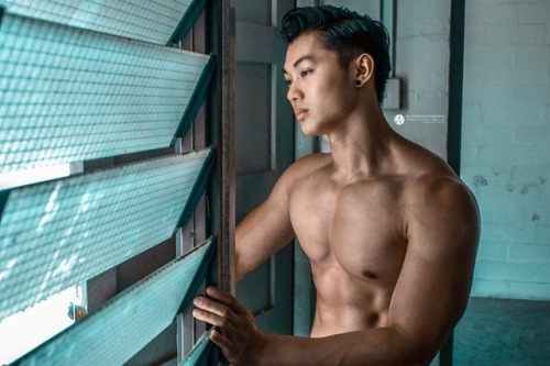 ถอดโชว์เรือนร่าง 2234