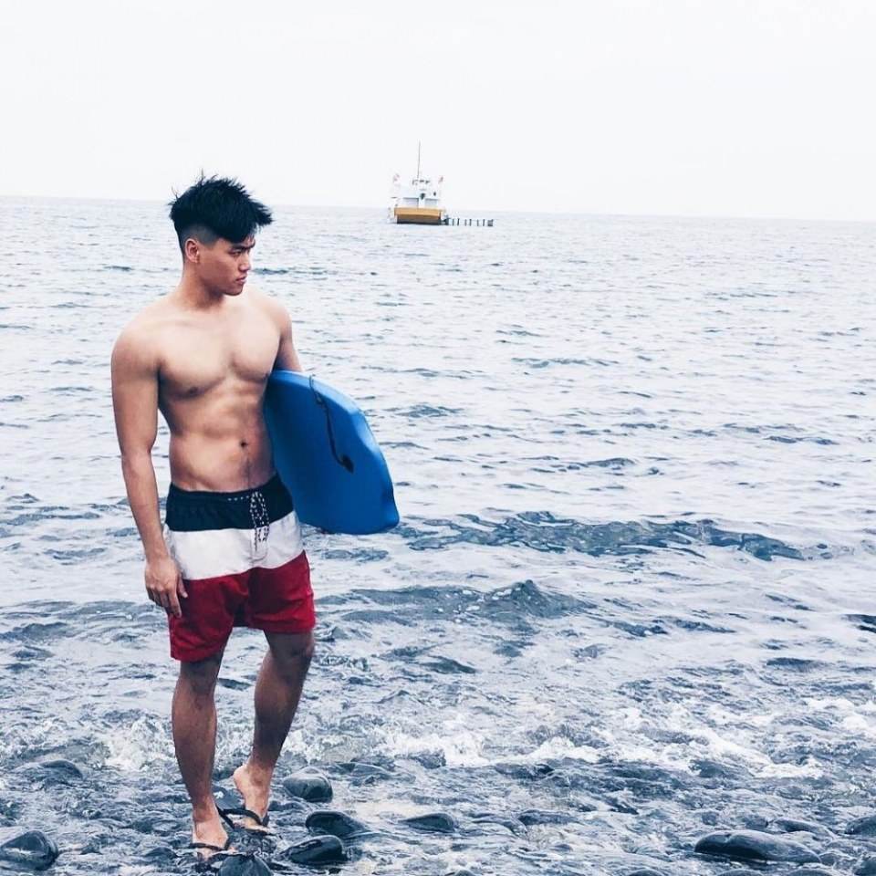 ถอดโชว์เรือนร่าง 2234