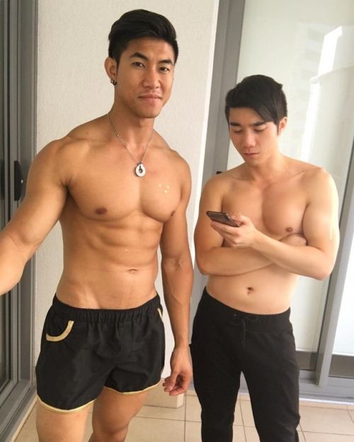 ถอดโชว์เรือนร่าง 2234