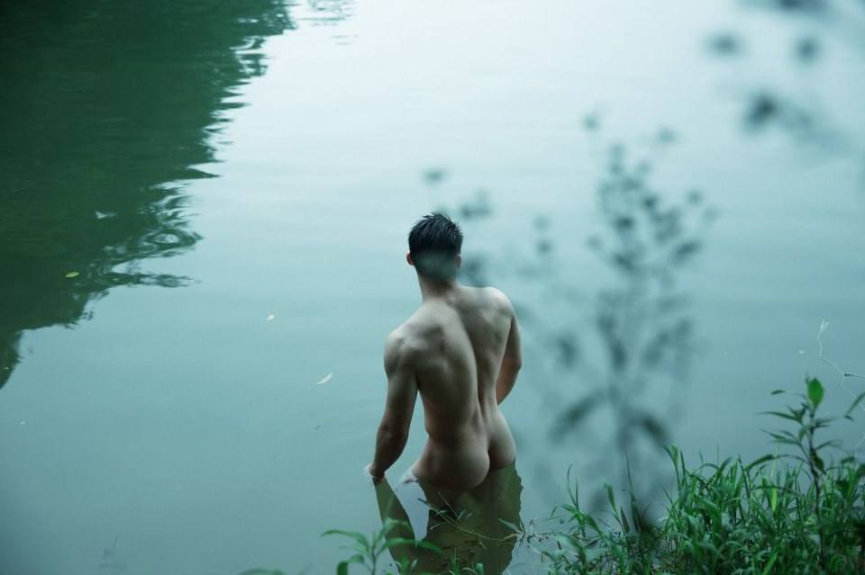 ถอดโชว์เรือนร่าง 2237