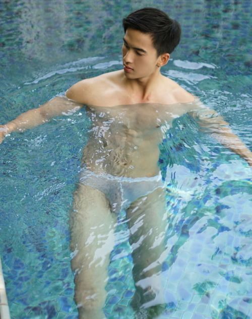 ถอดโชว์เรือนร่าง 2238