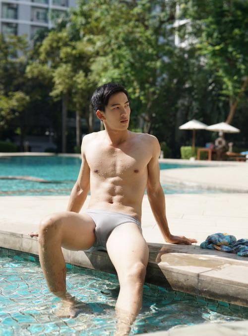 ถอดโชว์เรือนร่าง 2238
