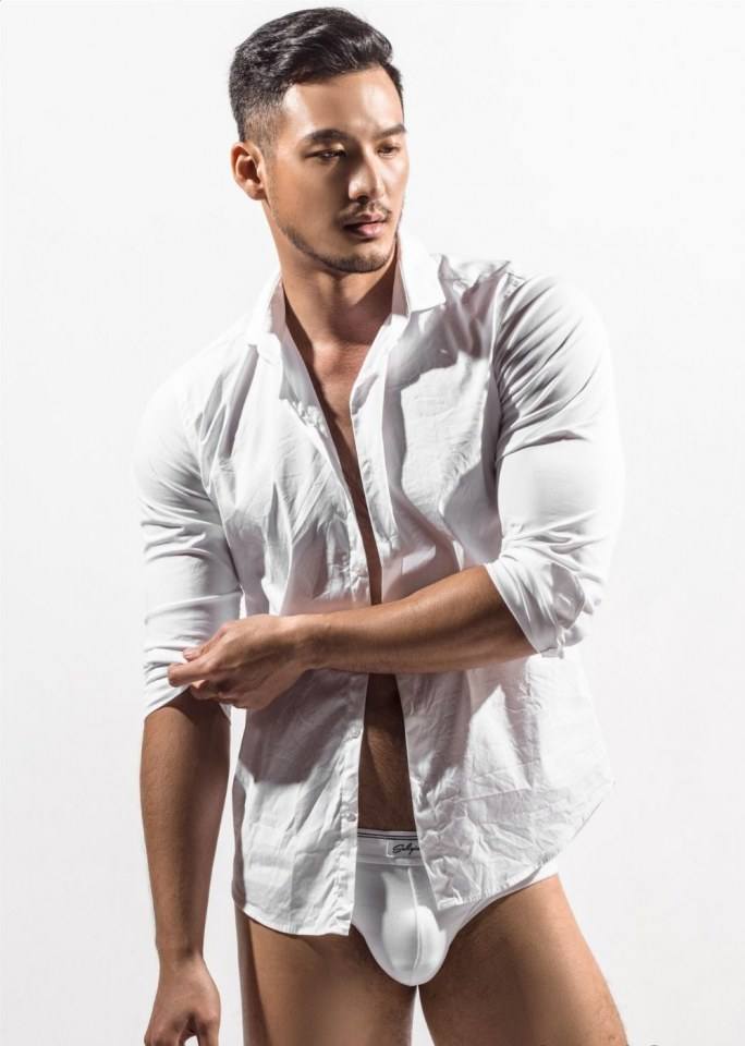 Hot guy in underwear 334