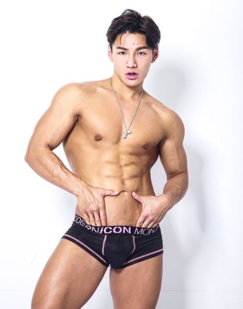 Hot guy in underwear 334