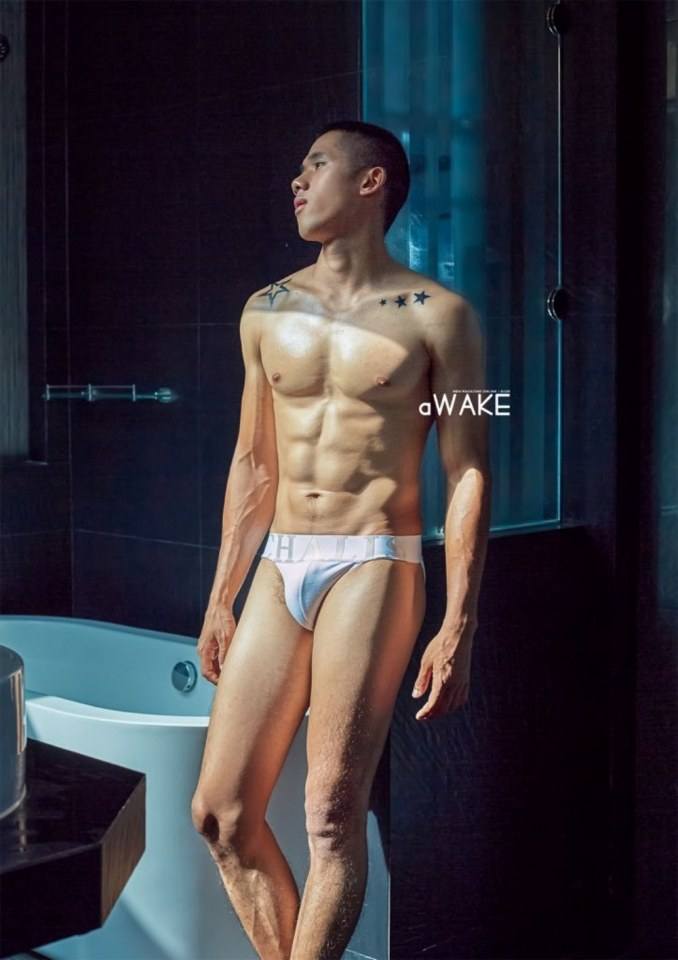 Hot guy in underwear 336
