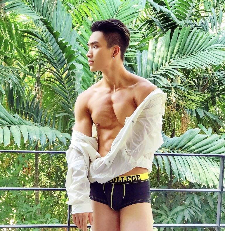 Hot guy in underwear 336