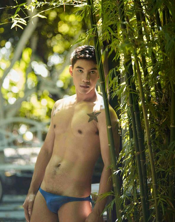 Hot guy in underwear 336