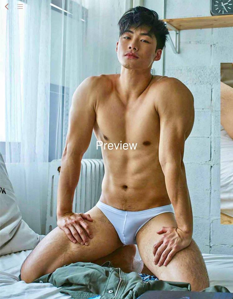 หนุ่มหล่อขึ้นปก 52