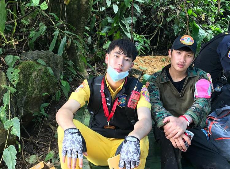 เปิดวาร์ป กู้ภัยล่ามภาษาจีน หล่อทำดี !