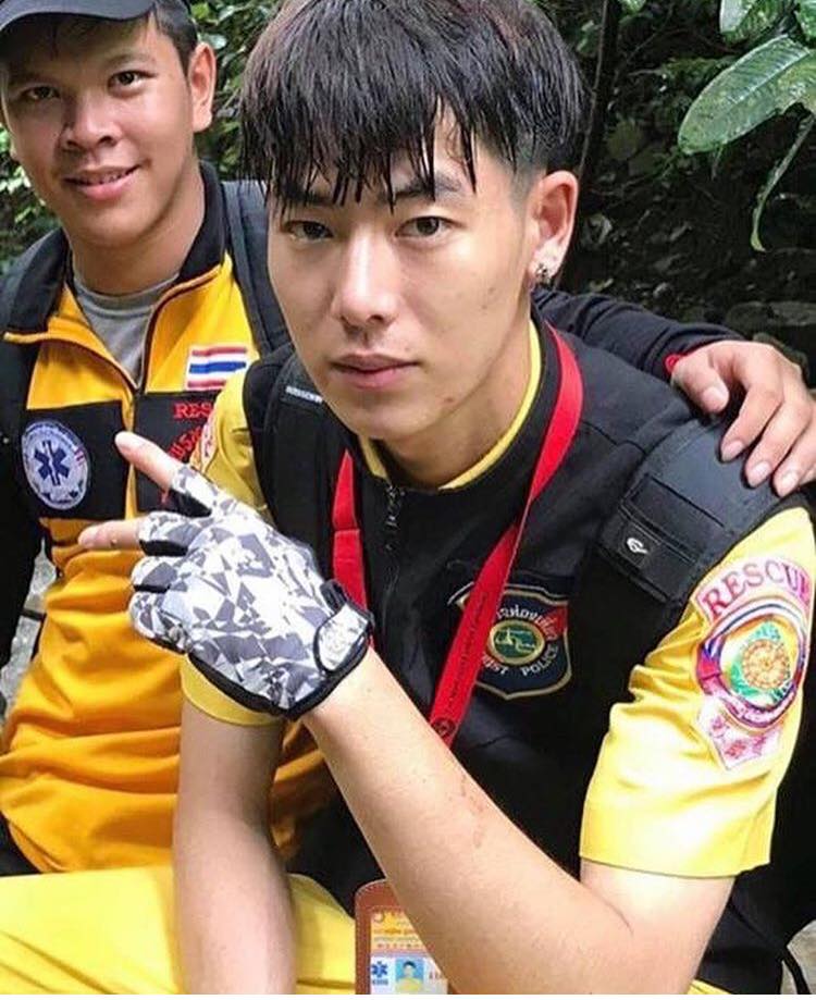 เปิดวาร์ป กู้ภัยล่ามภาษาจีน หล่อทำดี !