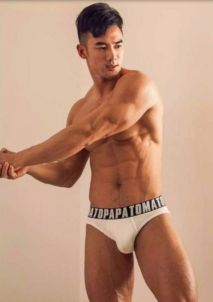 เลียทั้งตัว