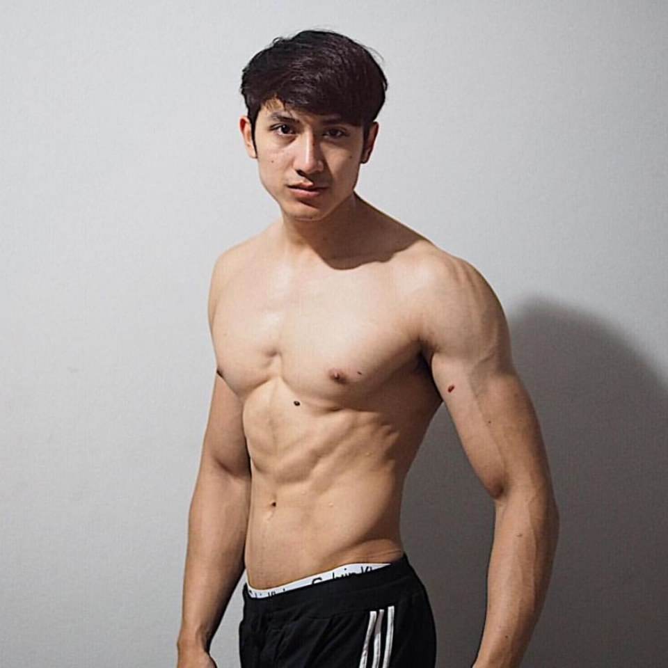 เลือกเลีย