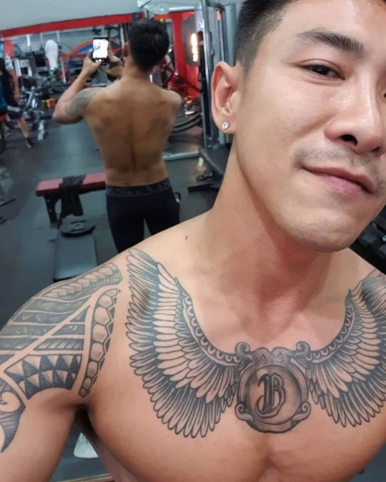 เลือกเลีย