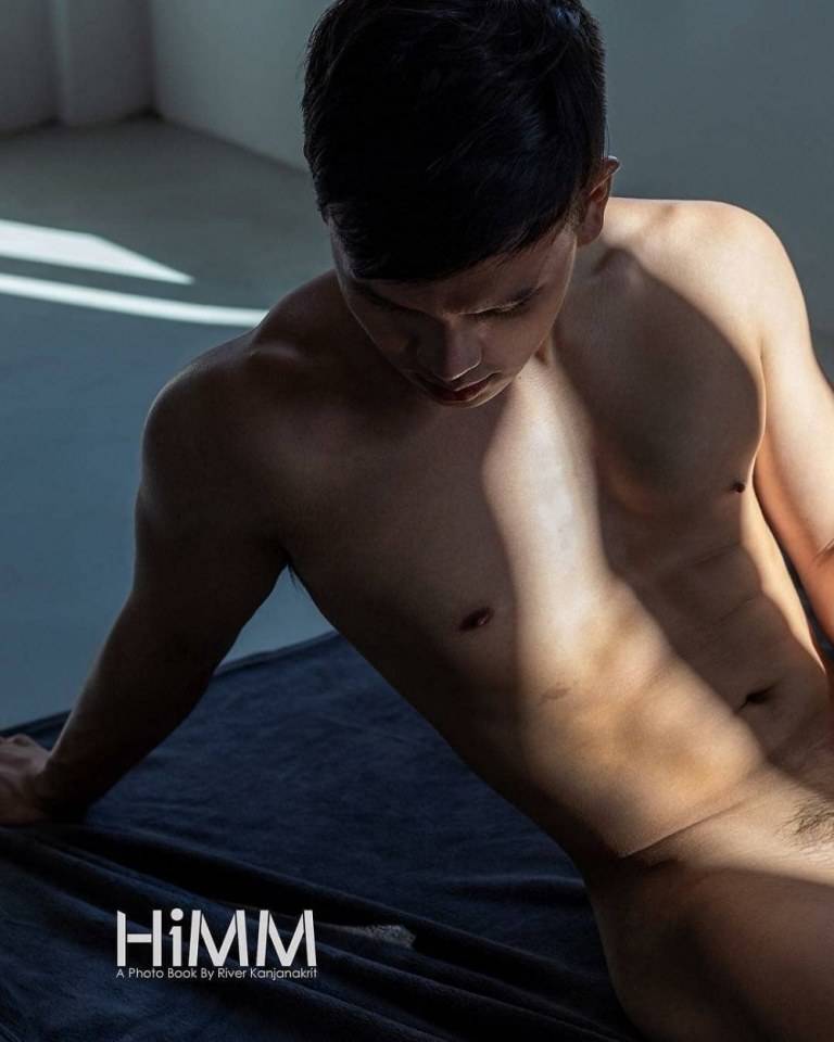เลือกเลีย