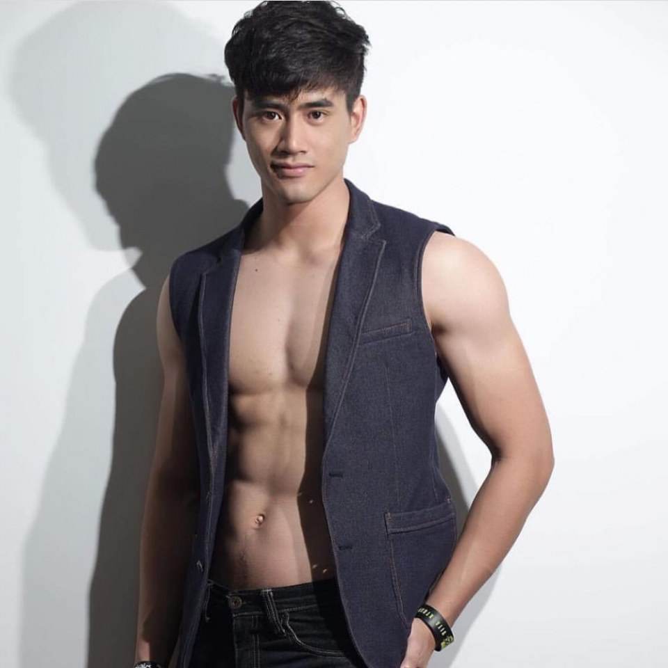 เลือกเลีย