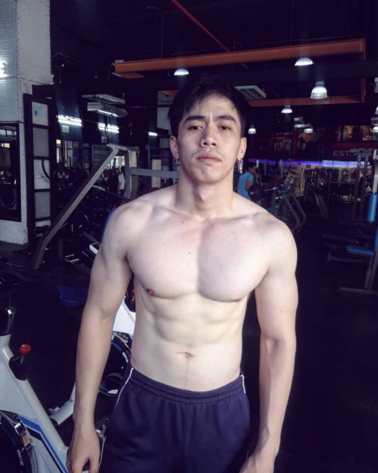 พี่เปียว ขาวโอโม่ กล้ามแน่นๆ