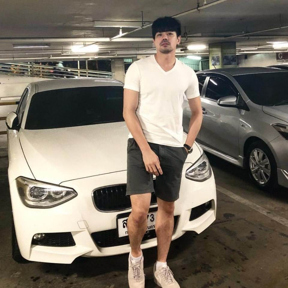 แฉะ