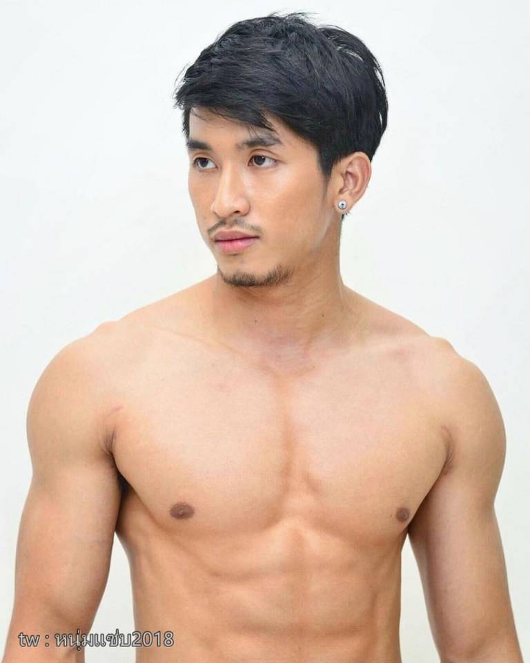 แฉะ