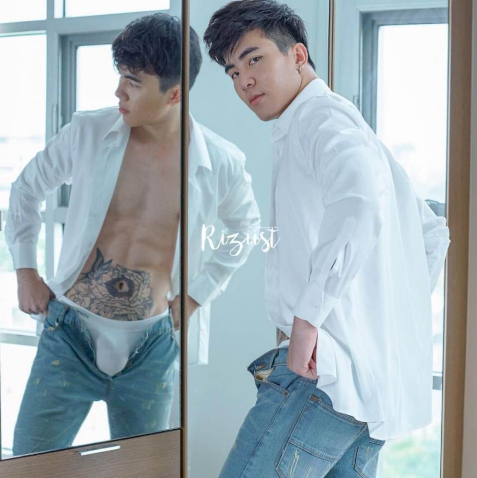 ถอดโชว์เรือนร่าง 2241