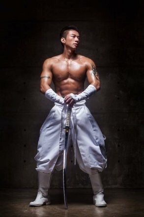 ถอดโชว์เรือนร่าง 2242