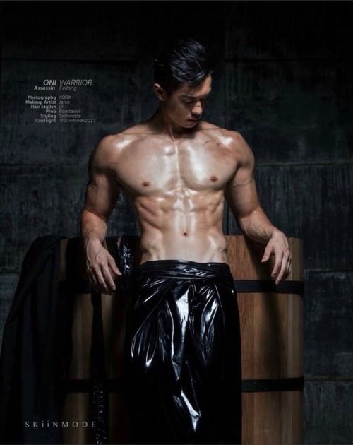 ถอดโชว์เรือนร่าง 2242