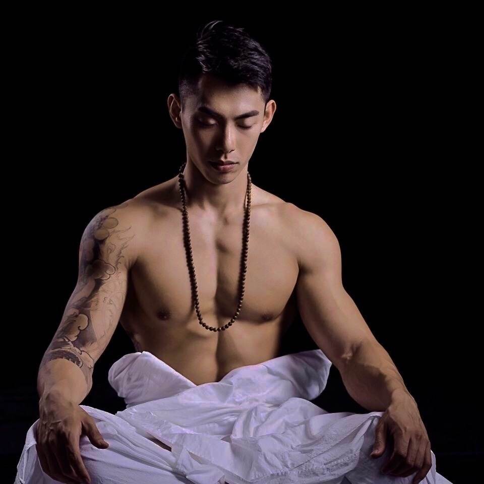 ถอดโชว์เรือนร่าง 2244