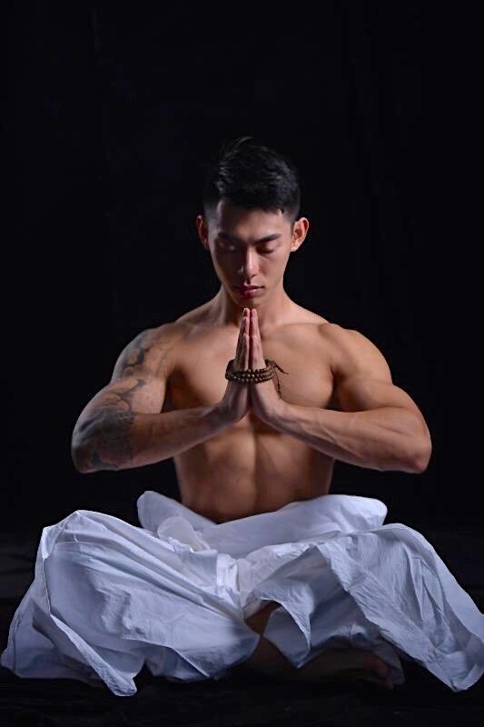 ถอดโชว์เรือนร่าง 2244