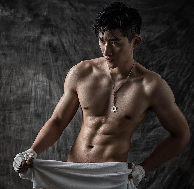 ถอดโชว์เรือนร่าง 2246