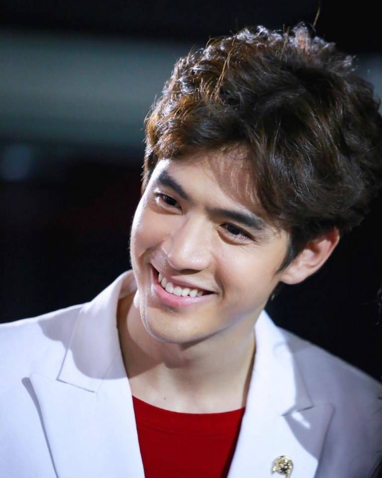 เปิดวาร์ป “ฟิล์ม ธนภัทร” หรือ “บอสวศิน” ในละคร “เมีย 2018” หนุ่มหล่อเสน่ห์แรง ที่สาวๆกำลังกรี๊ดหนักมาก!