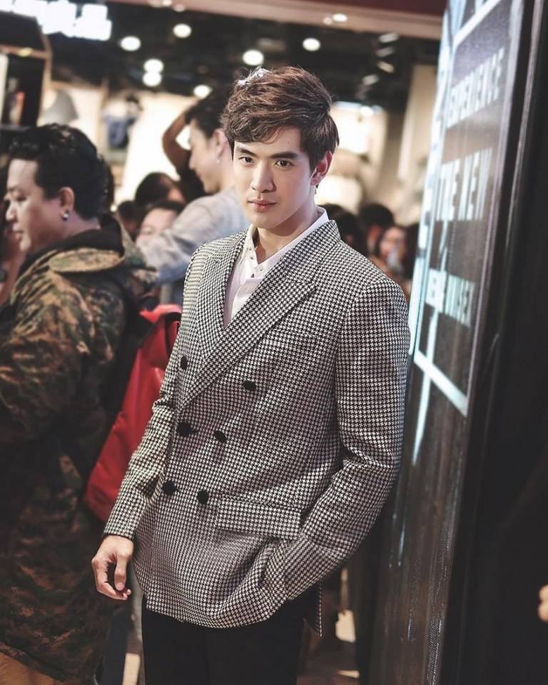 เปิดวาร์ป “ฟิล์ม ธนภัทร” หรือ “บอสวศิน” ในละคร “เมีย 2018” หนุ่มหล่อเสน่ห์แรง ที่สาวๆกำลังกรี๊ดหนักมาก!