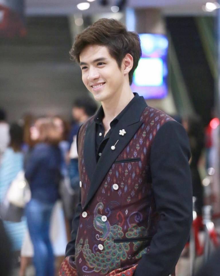 เปิดวาร์ป “ฟิล์ม ธนภัทร” หรือ “บอสวศิน” ในละคร “เมีย 2018” หนุ่มหล่อเสน่ห์แรง ที่สาวๆกำลังกรี๊ดหนักมาก!