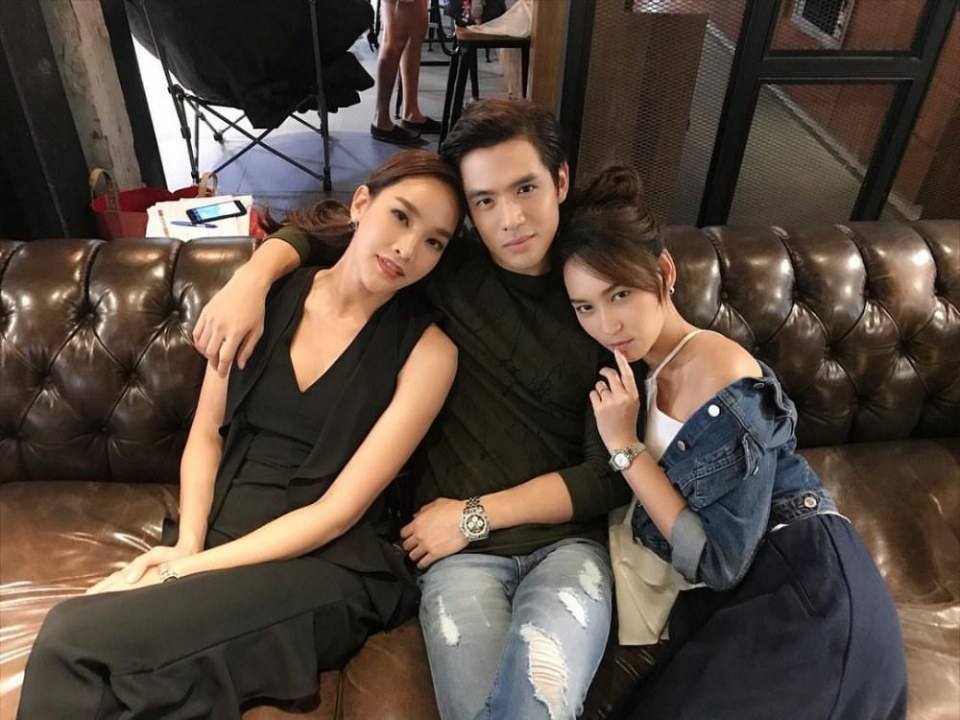 เปิดวาร์ป “ฟิล์ม ธนภัทร” หรือ “บอสวศิน” ในละคร “เมีย 2018” หนุ่มหล่อเสน่ห์แรง ที่สาวๆกำลังกรี๊ดหนักมาก!