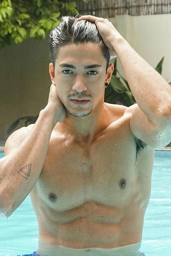 [OMGBoy025][18+] หนุ่มปินส์ Sam Ajdani อีกคนที่อยากสัมผัสตั้งแต่ต้นคอ ถึงหน้าท้องส่วนล่าง เอามาฝากหลังอาหารเที่ยงครับ !!!