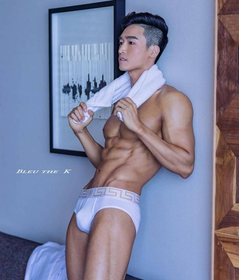 Hot guy in underwear 338
