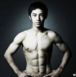 นักยิมนาสติกหนุ่มหล่อ Shirai Kenzo
