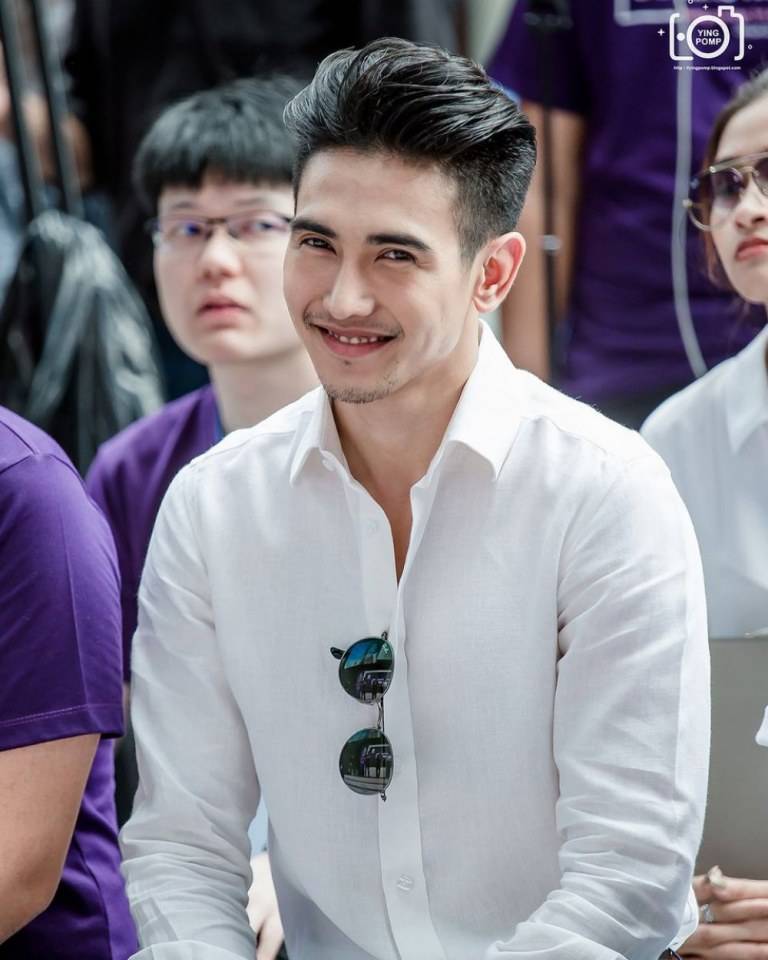 ดาราหน้าเข้ม