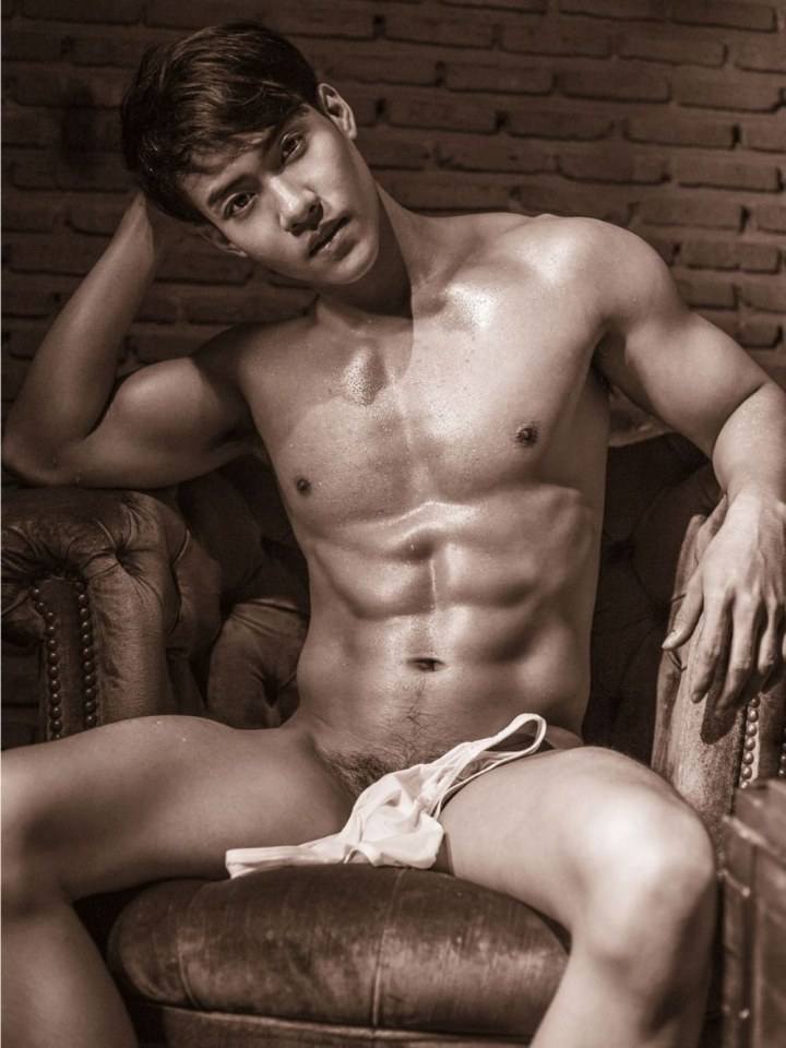 Hot guy in underwear 339