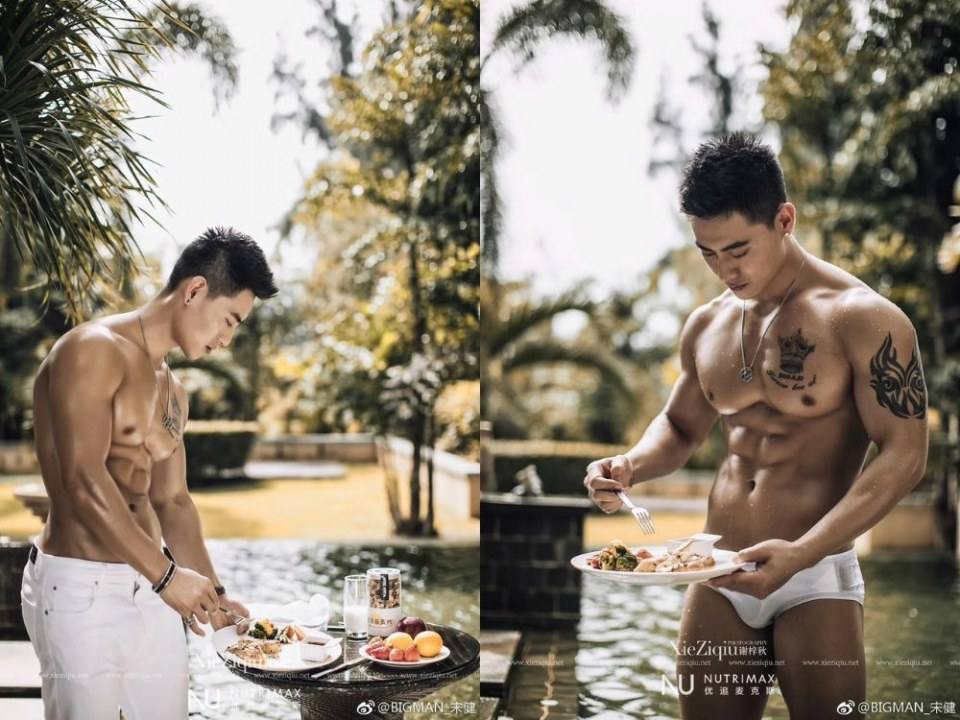 Hot guy in underwear 339