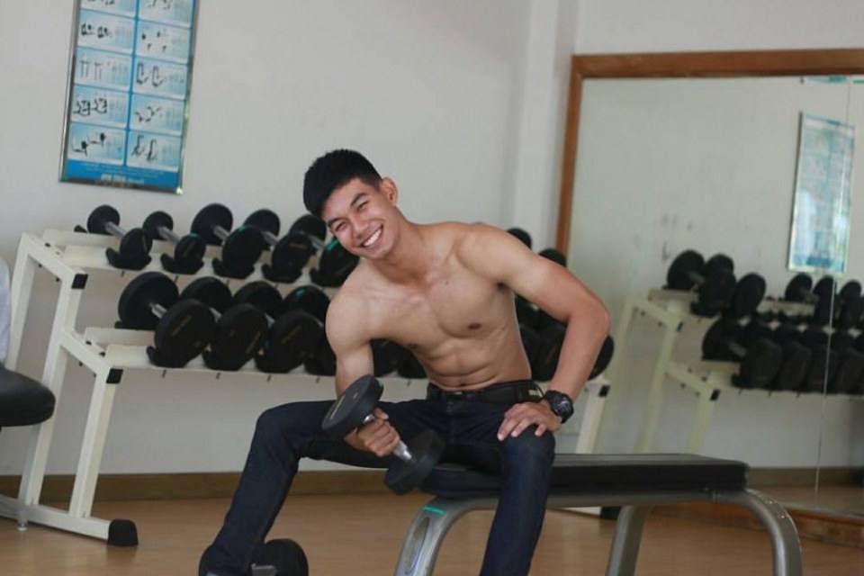 แกร่ง