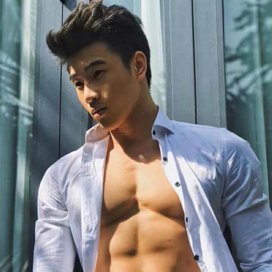 แกร่ง