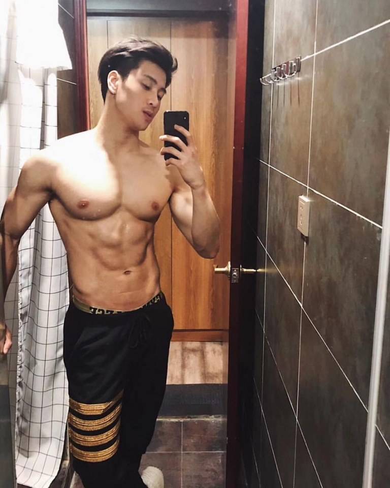 แกร่ง