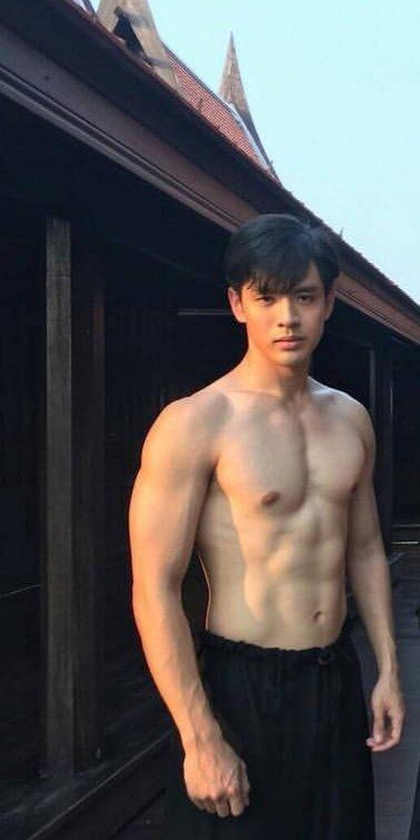 สามีขาวอ่ะ