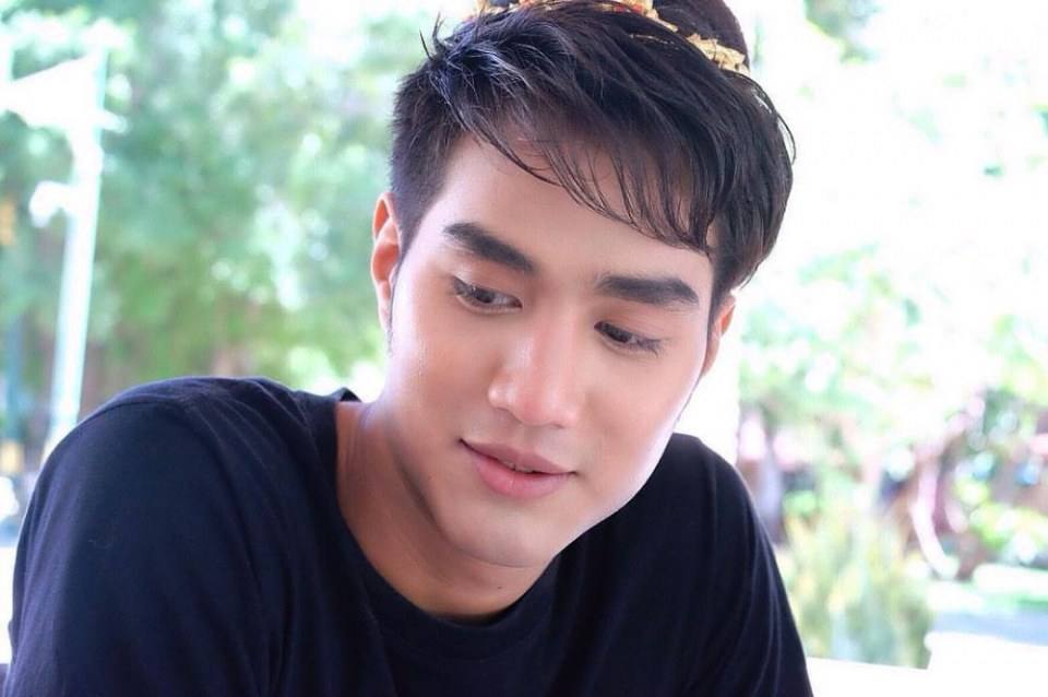 สามีขาวอ่ะ